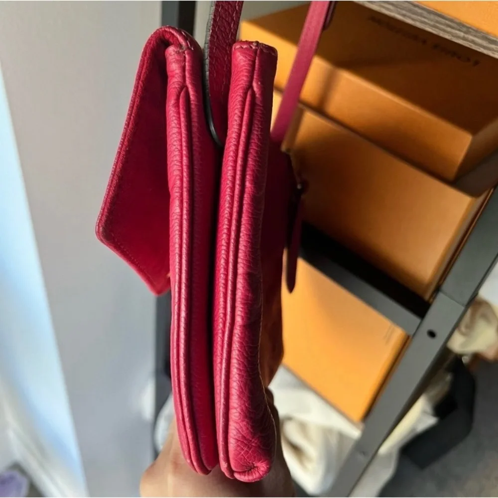 Louis crossbody authentic - Picture 7 of 15